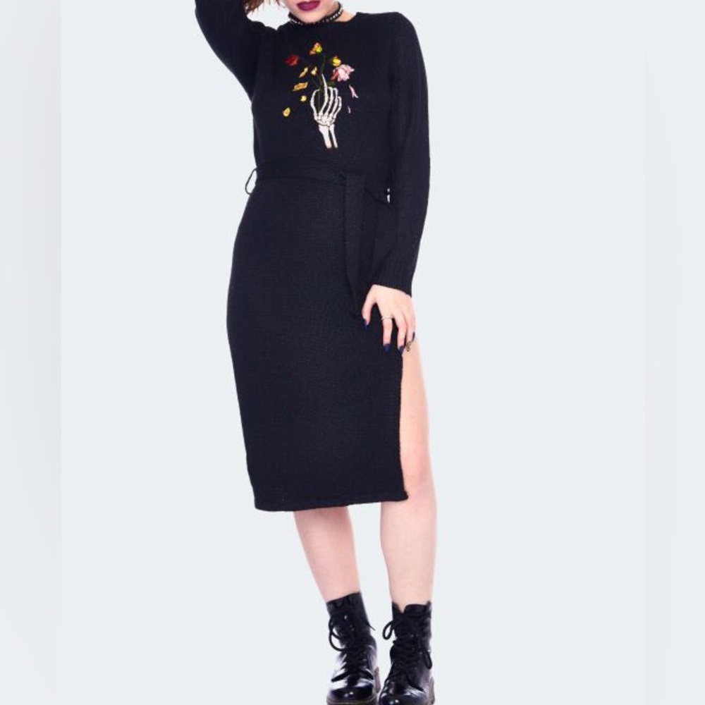 Jawbreaker Black Floral Embroidered Long Sleeve Belted Midi Sweater Dress Size L